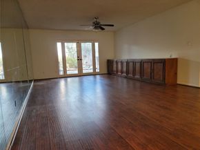 2700 Bellefontaine Street B1, Houston TX 77025