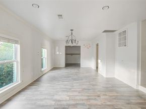 11007 Hillcroft Avenue, Houston TX 77096