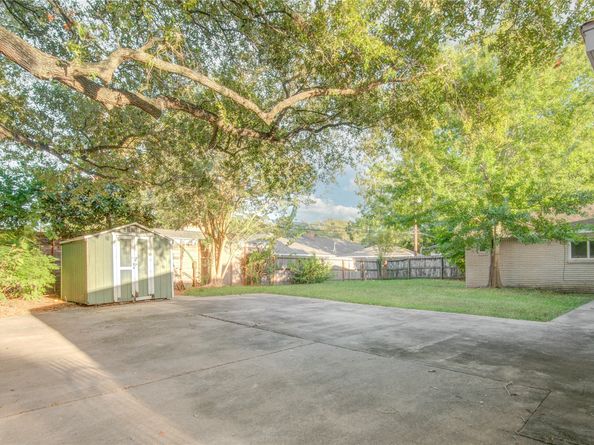 11007 Hillcroft Avenue, Houston TX 77096