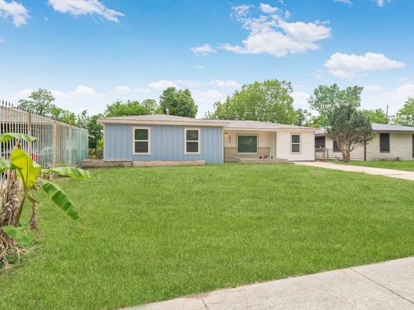 5646 Flamingo Drive, Houston TX 77033