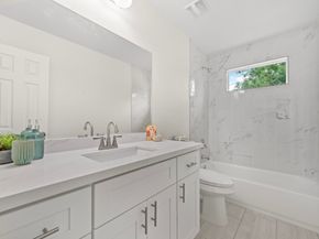 5646 Flamingo Drive, Houston TX 77033
