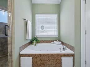 5610 Kiam Street B, Houston TX 77007