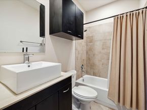 5610 Kiam Street B, Houston TX 77007