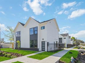 4501 Newberry Street AD, Houston TX 77051