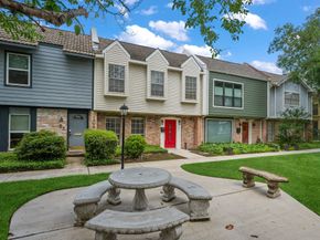 10834 Briar Forest Drive 42, Houston TX 77042