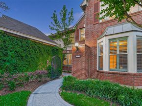 10 Mirror Ridge Drive, The Woodlands TX 77382