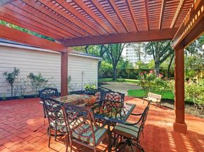 7506 Creekwood Drive, Houston TX 77063