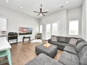 3305 Daphne Street, Houston TX 77021