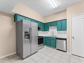 2100 Tanglewilde Street 404, Houston TX 77063