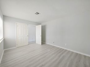 8818 Roos Road, Houston TX 77036