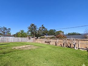 8818 Roos Road, Houston TX 77036