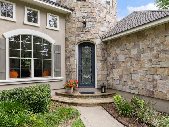 107 E Mirror Ridge Circle, The Woodlands TX 77382