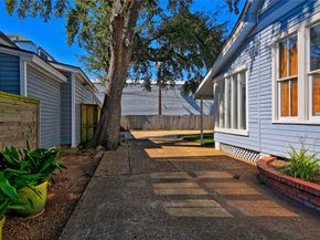 925 Heights Boulevard, Houston TX 77008