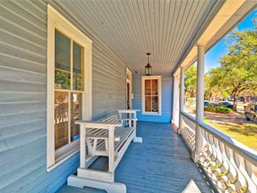 925 Heights Boulevard, Houston TX 77008