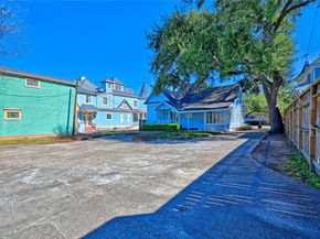 925 Heights Boulevard, Houston TX 77008