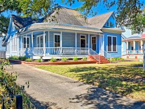 925 Heights Boulevard, Houston TX 77008