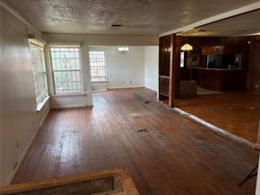 8215 Glencrest Street, Houston TX 77061