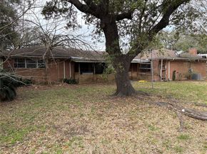 8215 Glencrest Street, Houston TX 77061