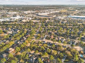 16002 Gladebrook Glen Lane, Houston TX 77095