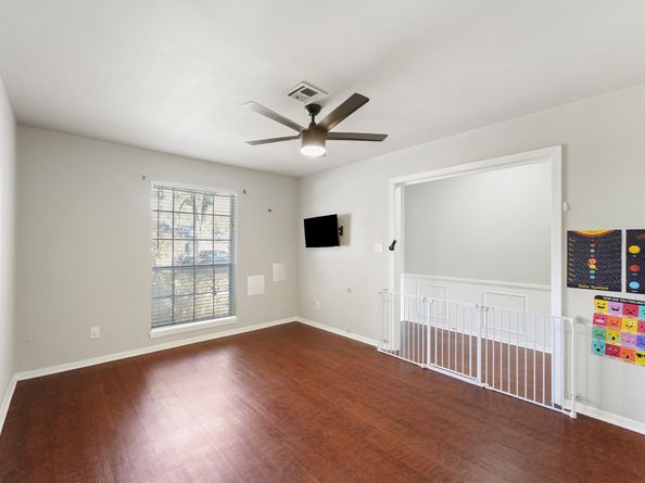 5907 Peg Street, Houston TX 77092