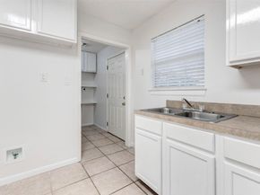 1324B Avenue D, Katy TX 77493