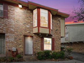 10654 Hazelhurst Drive 28, Houston TX 77043