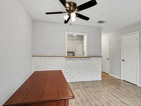 10654 Hazelhurst Drive 28, Houston TX 77043