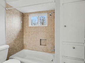 10654 Hazelhurst Drive 28, Houston TX 77043