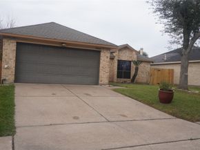 7014 Lost Thicket Drive, Houston TX 77085