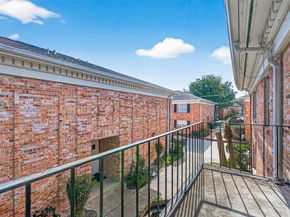 2822 Briarhurst Drive 52, Houston TX 77057