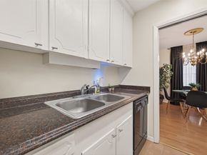 2822 Briarhurst Drive 52, Houston TX 77057