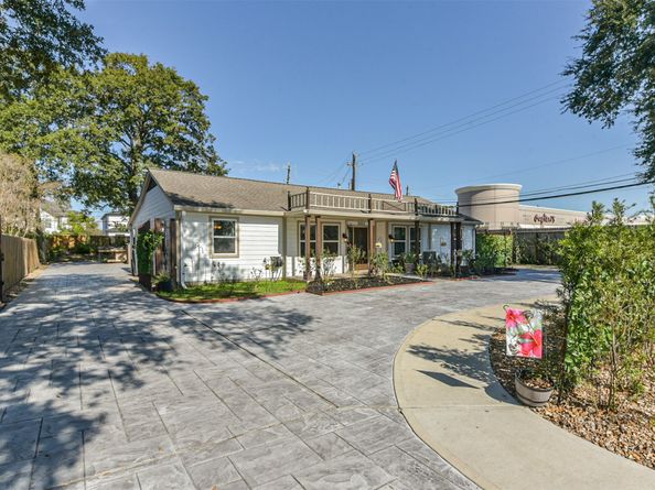 5002 Beechnut Street, Houston TX 77096