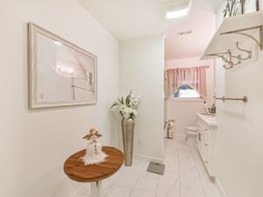 5002 Beechnut Street, Houston TX 77096