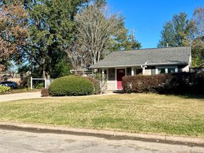1722 Candlelight Lane, Houston TX 77018