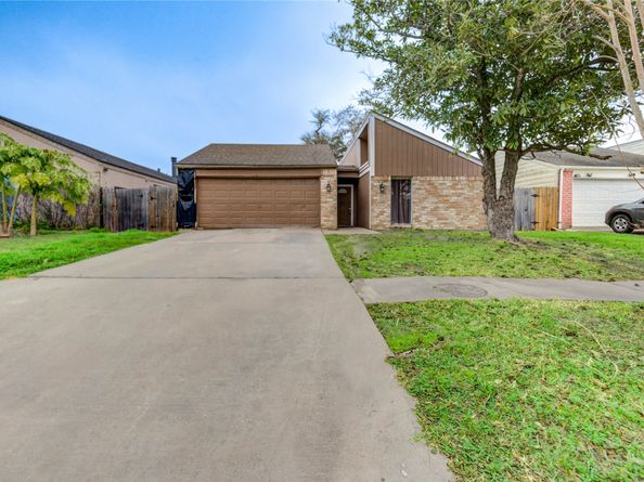 12327 Fairmeadow Drive, Houston TX 77071