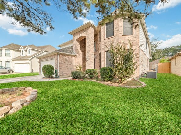 2638 Long Leaf Drive, Sugar Land TX 77478