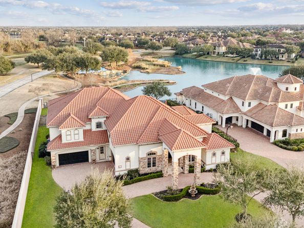 32 Miramar Heights Circle, Sugar Land TX 77479