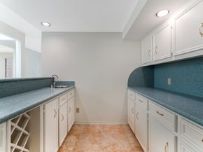 201 Vanderpool Lane 65, Houston TX 77024