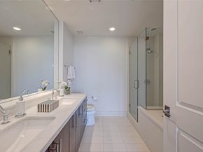 2207 Bancroft Street 1202, Houston TX 77027