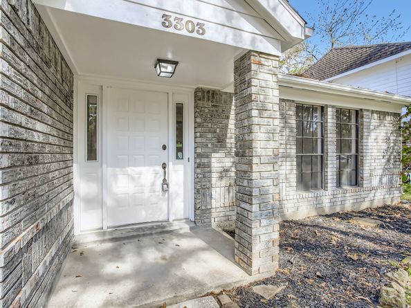 3303 Creek Shadows Drive, Houston TX 77339