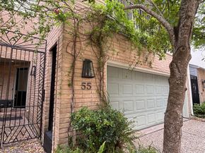 10 S Briar Hollow Lane 55, Houston TX 77027