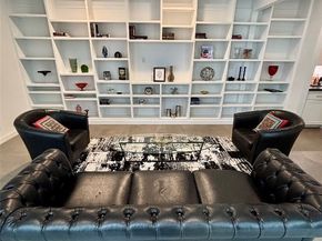 10 S Briar Hollow Lane 55, Houston TX 77027
