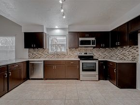 10322 Clarktower Lane, Sugar Land TX 77498