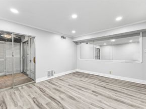 2501 Marilee Lane 4, Houston TX 77057