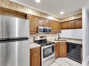 2501 Marilee Lane 4, Houston TX 77057