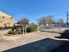 3100 Jeanetta Street 401, Houston TX 77063