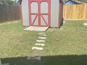 8161 Snowden Street, Houston TX 77028