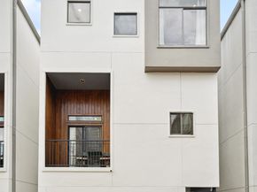 2010 Blodgett Street G, Houston TX 77004