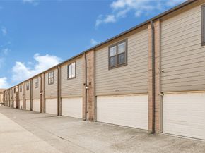 9800 Pagewood Lane 2703, Houston TX 77042