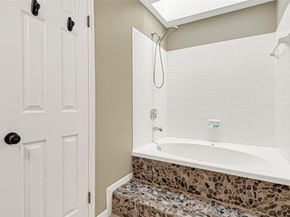 9800 Pagewood Lane 2703, Houston TX 77042